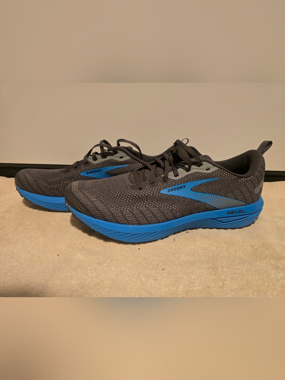 Brooks Revel Men's Athletic Shoes - Gray and Blue